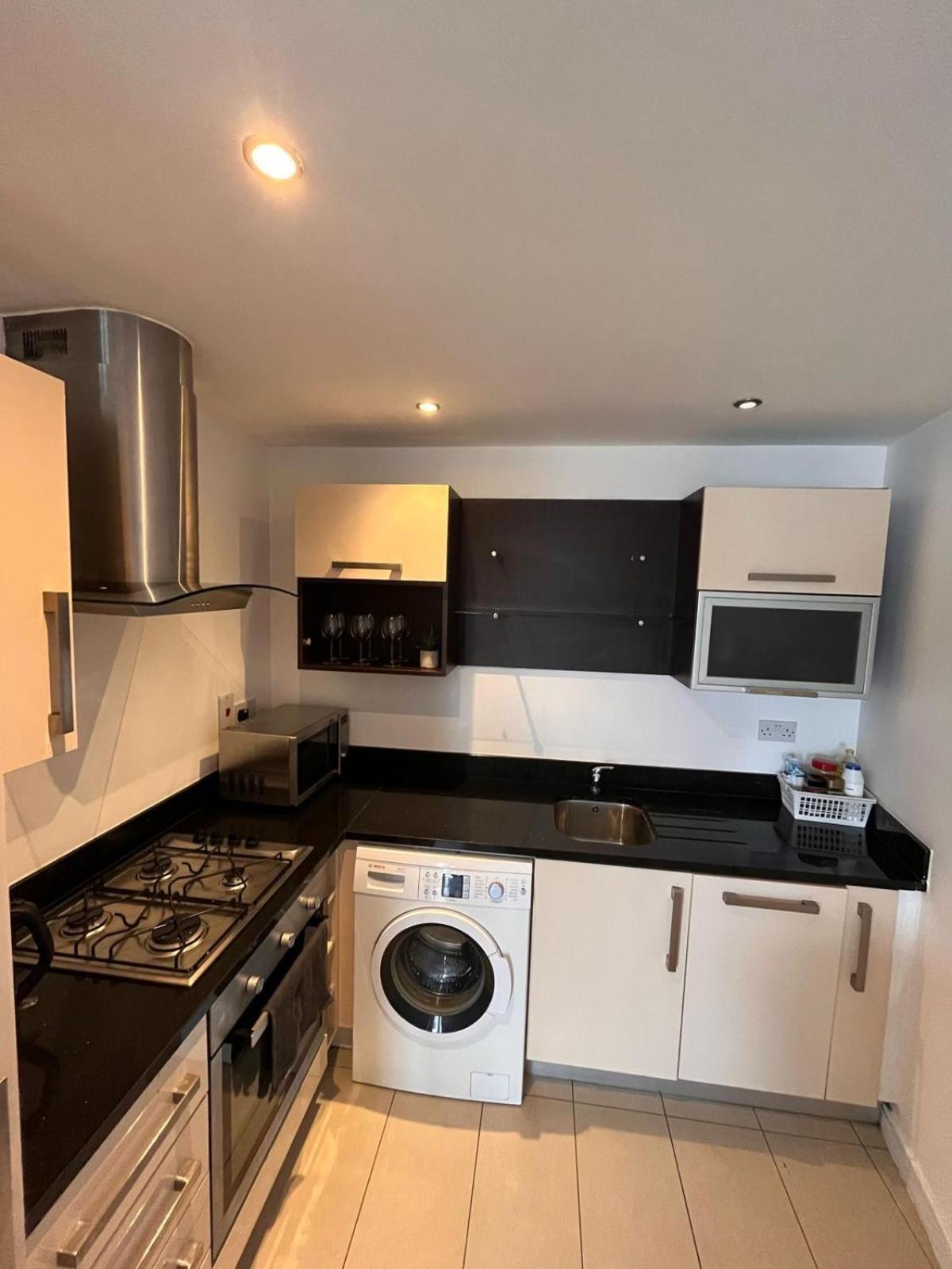 Guest house Superb Double Near Airport *